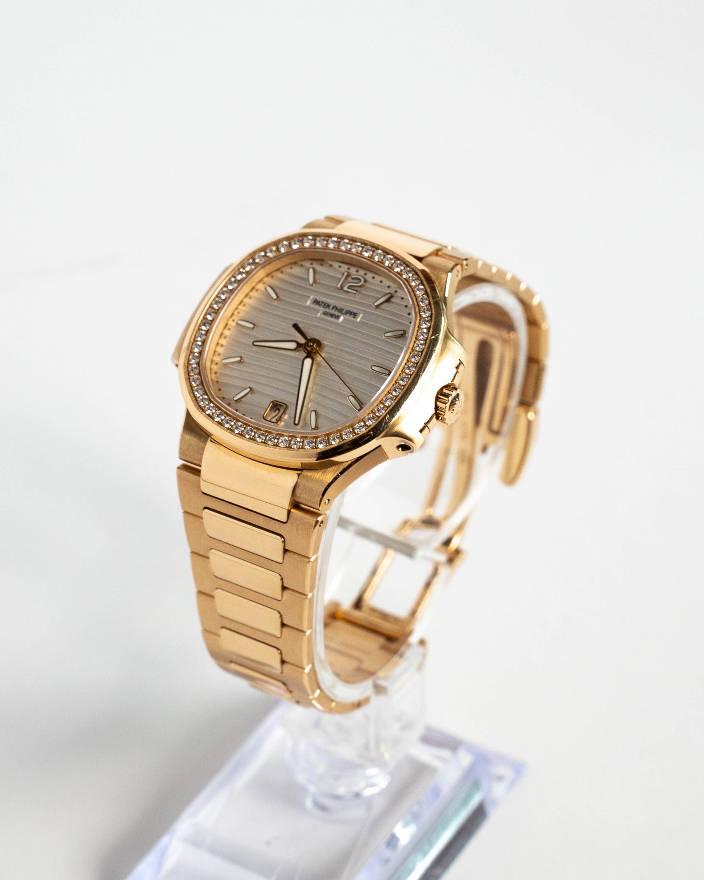 Patek Philippe Ladies Nautilus 7118/1200R 2024 Silver Opaline