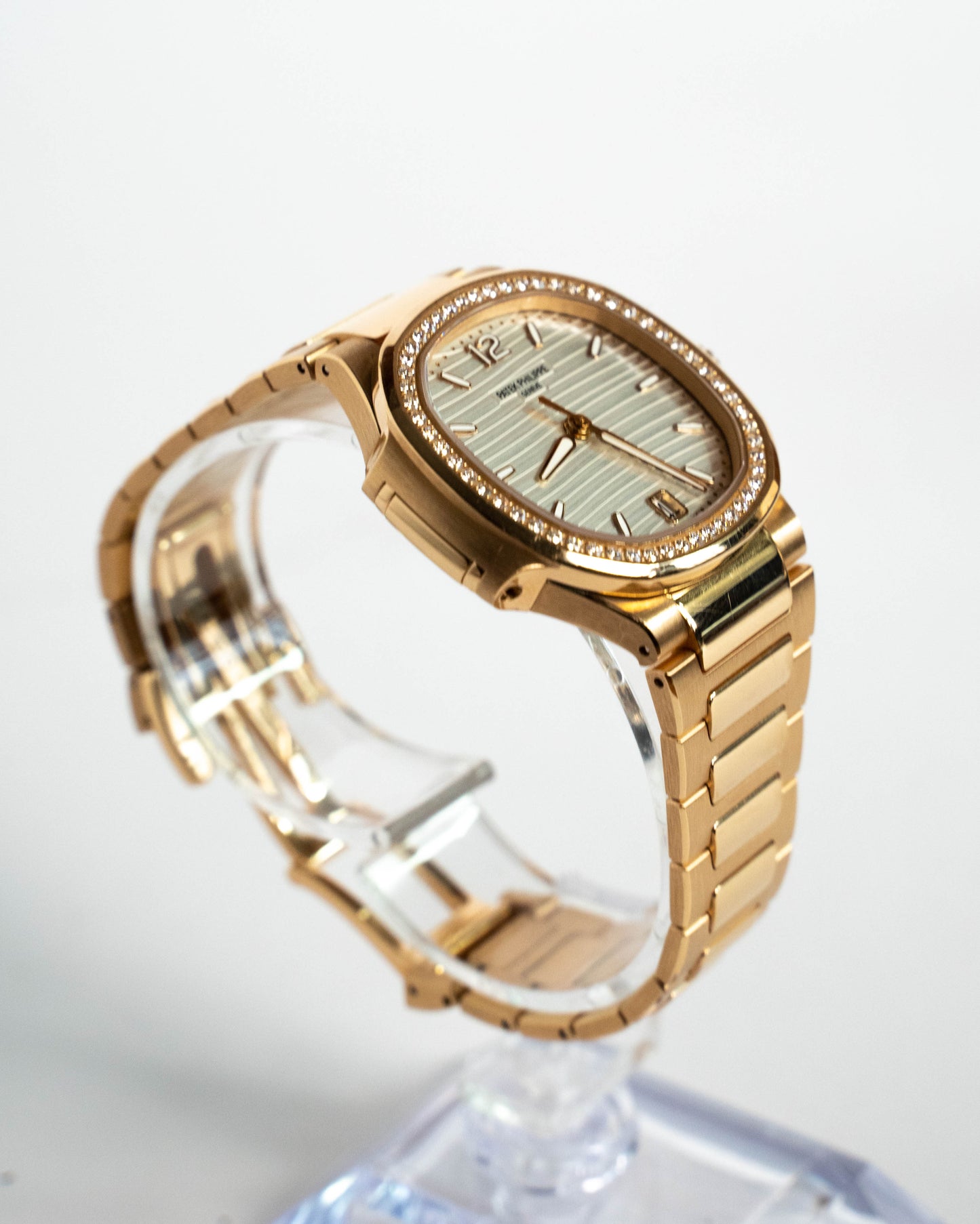 Patek Philippe Ladies Nautilus 7118/1200R 2024 Silver Opaline